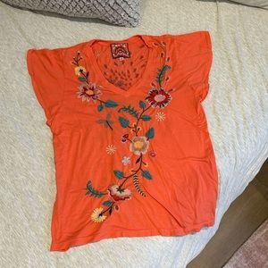 Johnny Was Grace Flutter Sleeve Tee - Medium